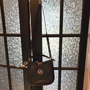 Michael Kors Black Shoulder Bag Elegant and Versatile